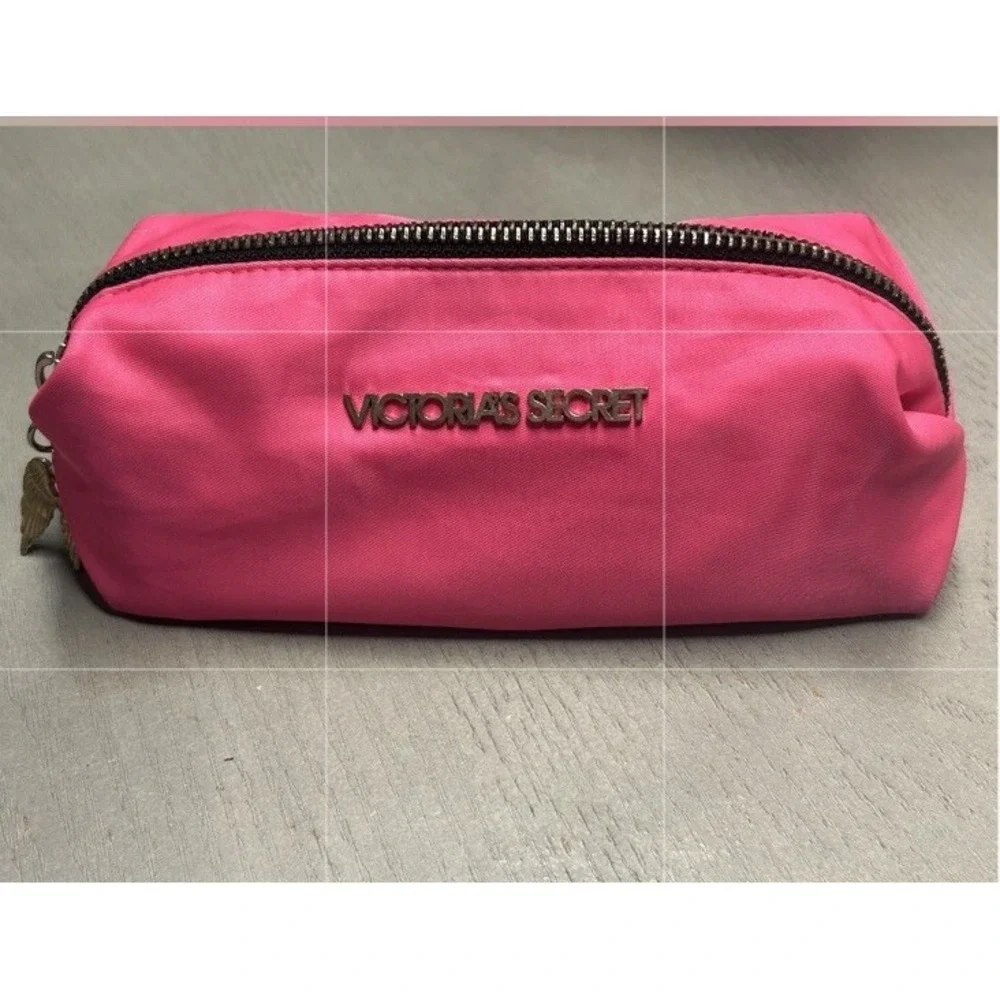 Victoria's Secret Satin Cosmetic Bag /‎ Makeup Bag Pink